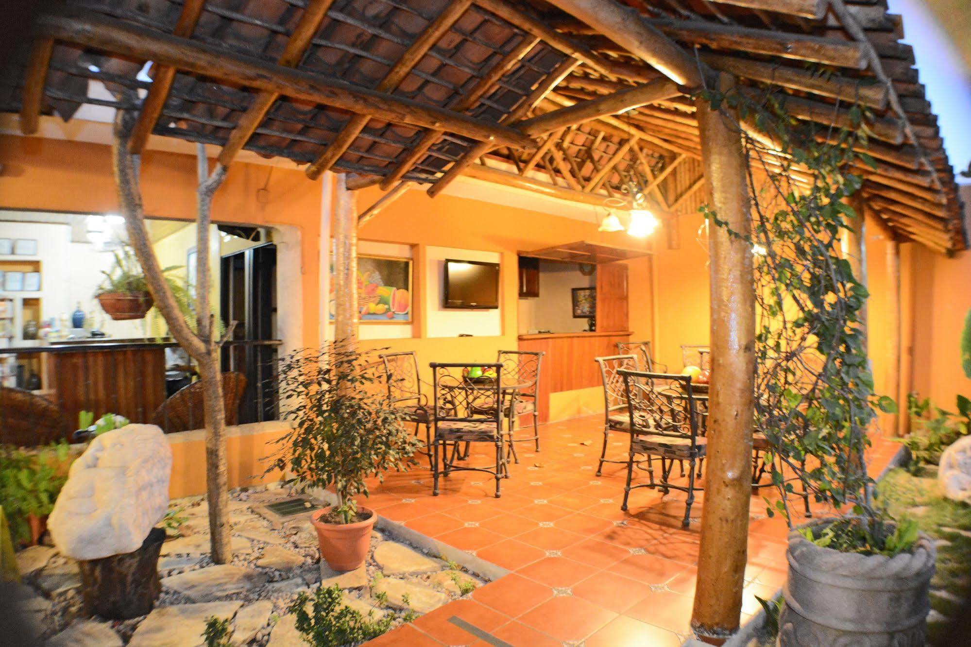 Hotel Colonnade Nicaragua 마나과 외부 사진